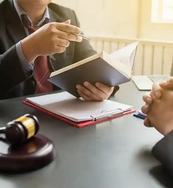 الاستشارات القانونية المتخصصة